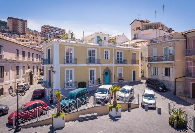 Отель Piccolo Grand