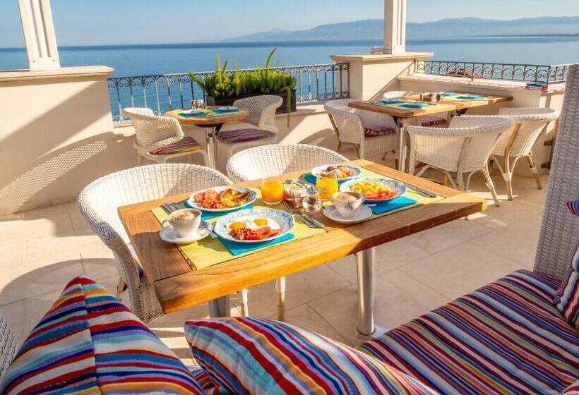 Отель Piccolo Grand