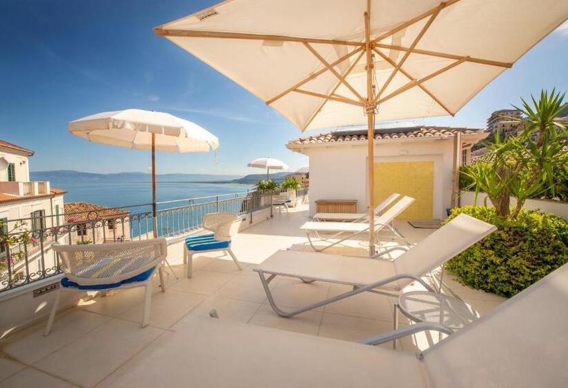 Отель Piccolo Grand