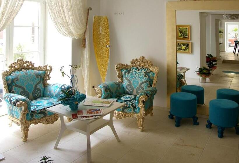 Отель Piccolo Grand