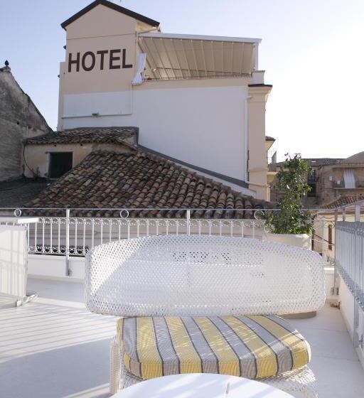 Отель Piccolo Grand