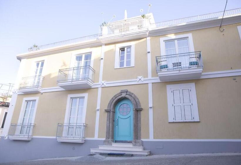 Отель Piccolo Grand