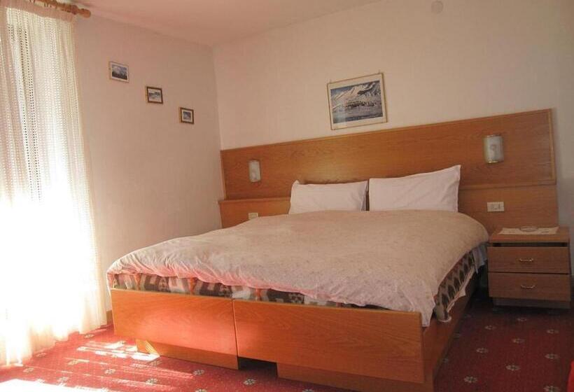 בית מלון כפרי Presena