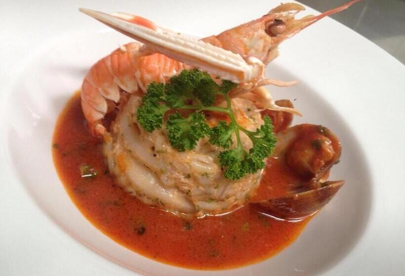 فندق Relais Reggia Domizia