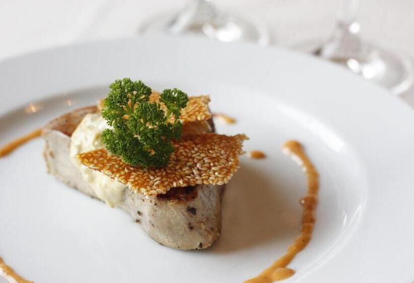 فندق Relais Reggia Domizia