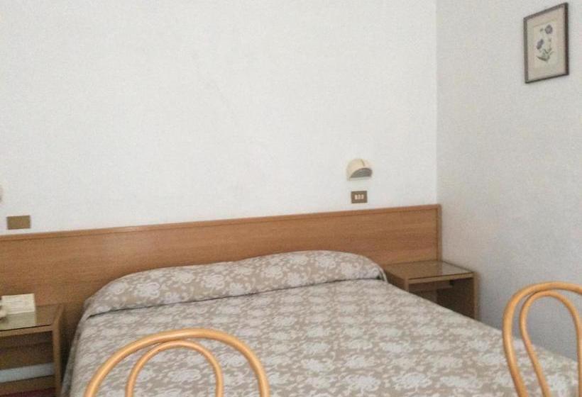 هتل Ristorante Regina