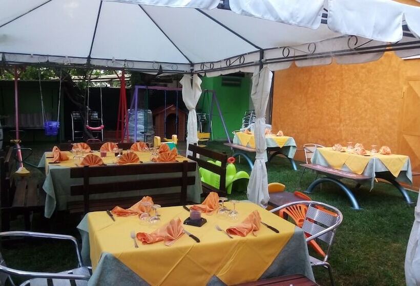 בית מלון כפרי Ristorante Supersonik