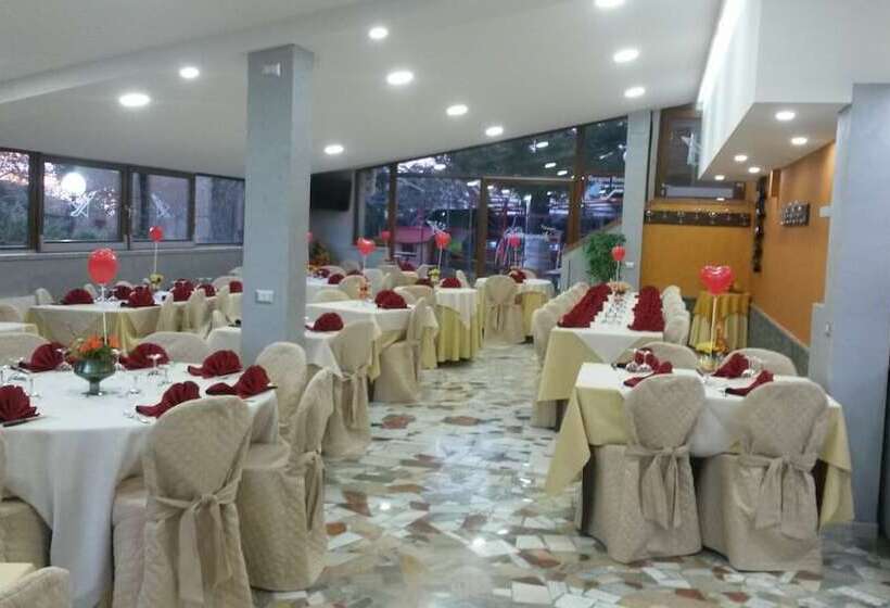 בית מלון כפרי Ristorante Supersonik