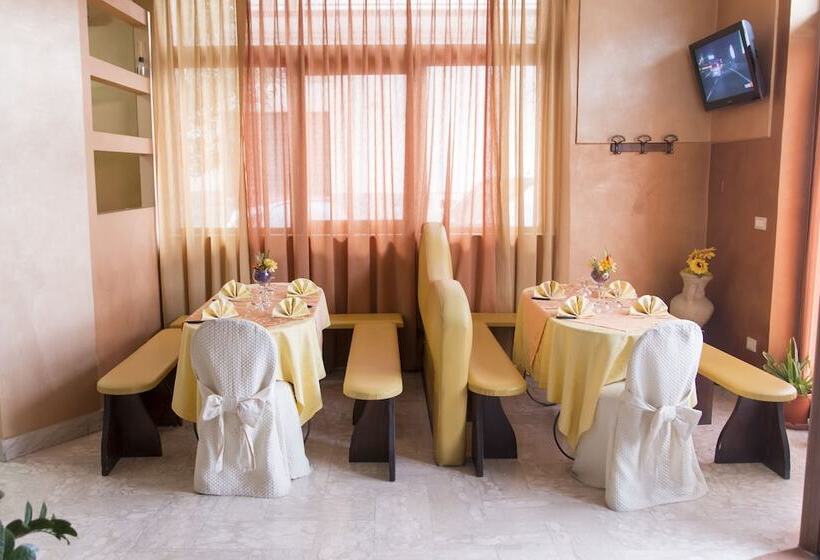 בית מלון כפרי Ristorante Supersonik