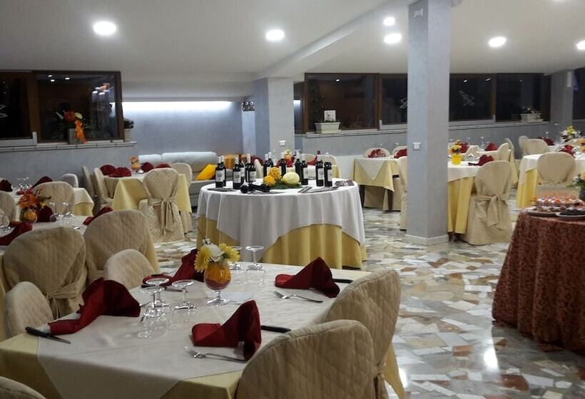 בית מלון כפרי Ristorante Supersonik