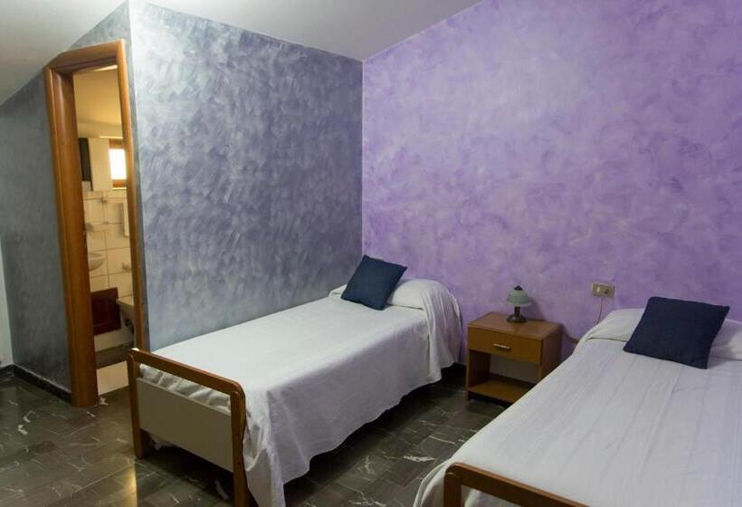 בית מלון כפרי Ristorante Supersonik