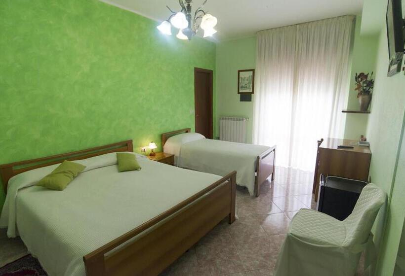 בית מלון כפרי Ristorante Supersonik