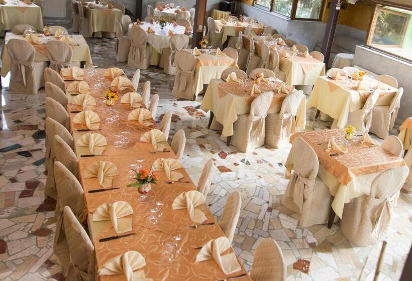 בית מלון כפרי Ristorante Supersonik