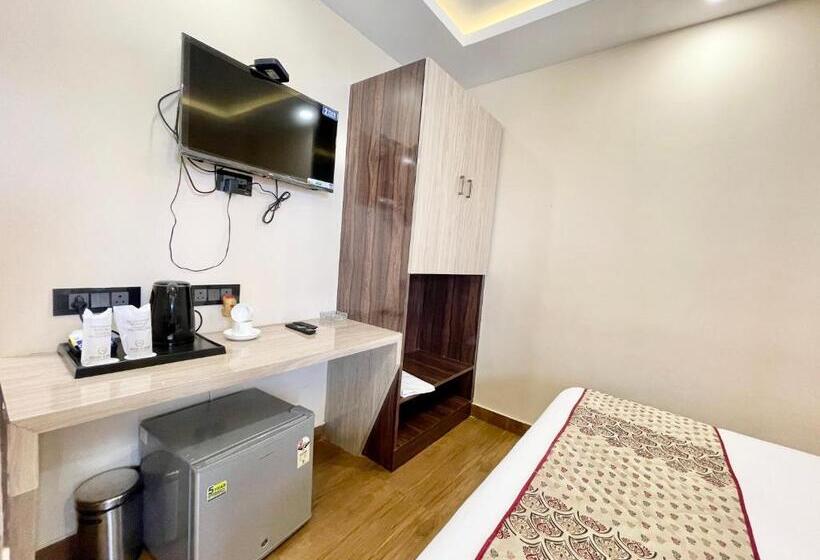 A One Pride ! Puri Fully Air Conditioned Hotel Near Sea Beach & Temple With Lift And Parking Facilit