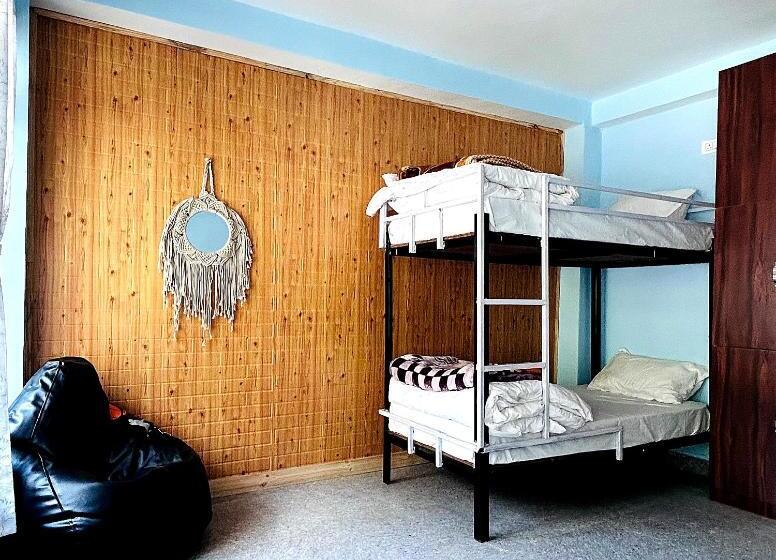 هاستل Clovee S Rooms Dorms And Restro