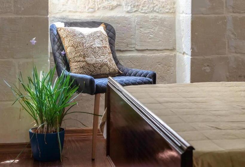 تختخواب و صبحانه Gallo House