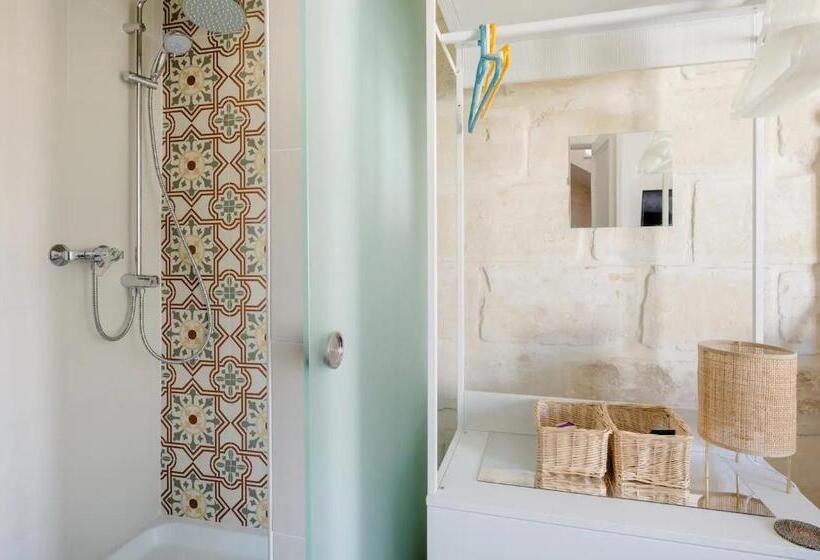 تختخواب و صبحانه Gallo House