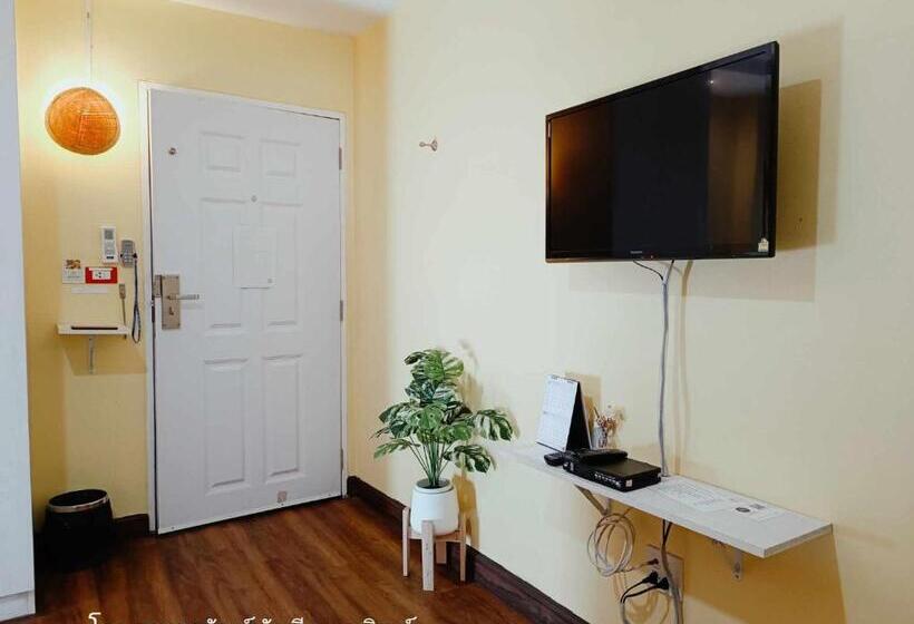 Bed and Breakfast ๋jongluxpakdee โรงแรมจงรักษ์พักดี