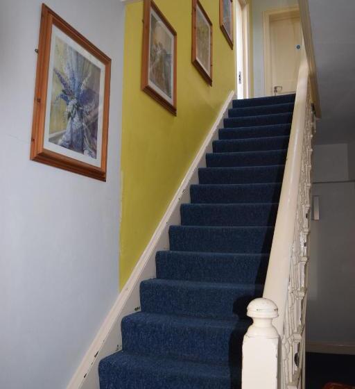 住宿加早餐  Kington Accommodation