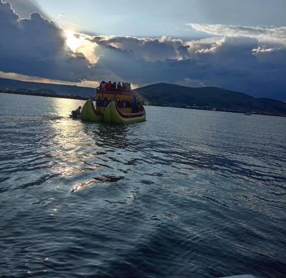 住宿加早餐  Laguna Del Titicaca Lodge