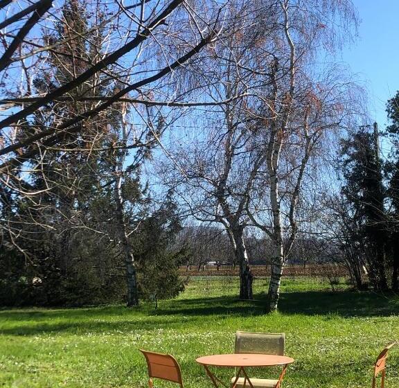 مبيت وإفطار Le 270