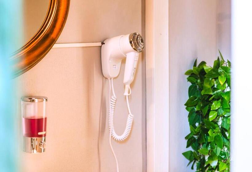 تختخواب و صبحانه Sassari   Le Mura Antiche Rooms