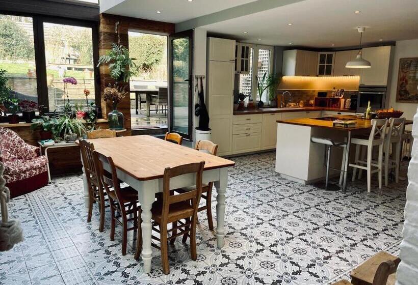 Bed and Breakfast Les Volets Blancs