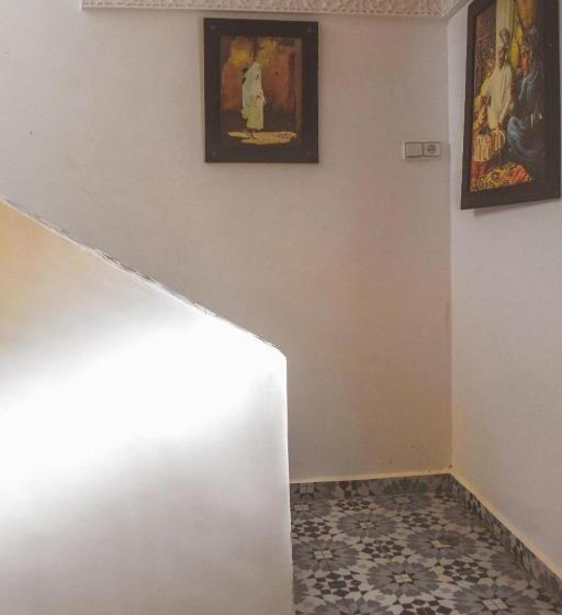 تختخواب و صبحانه Aourir Waves Surf House