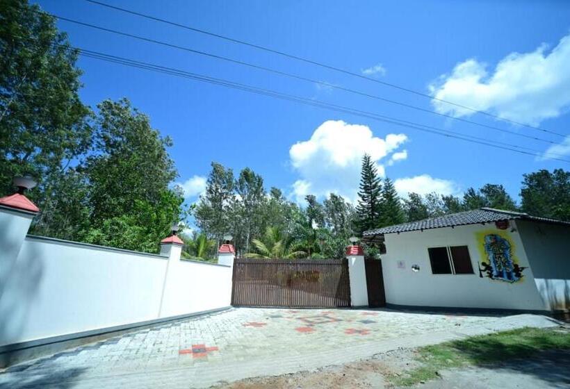 Bed and Breakfast Sipayi Resort Coorg