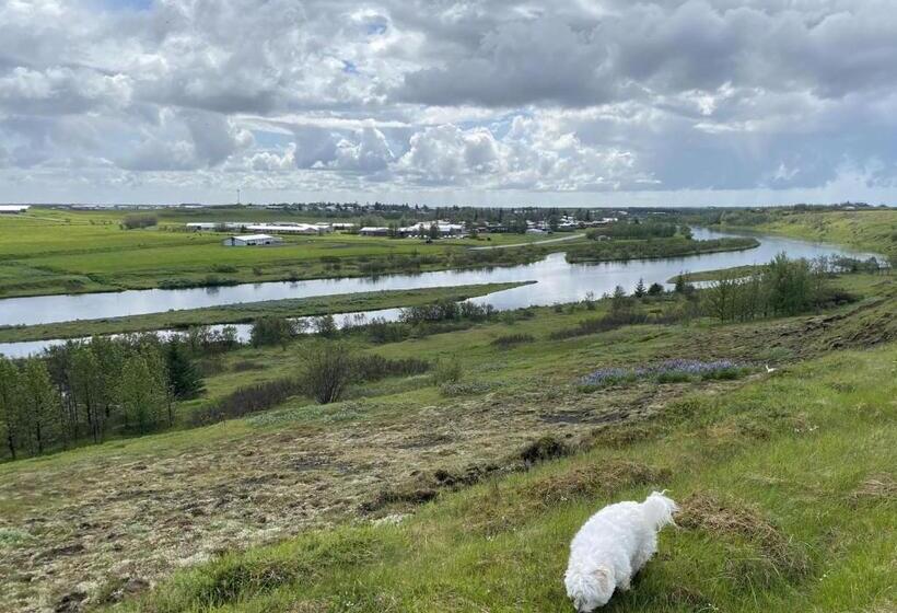 تختخواب و صبحانه Ugla Gistihús