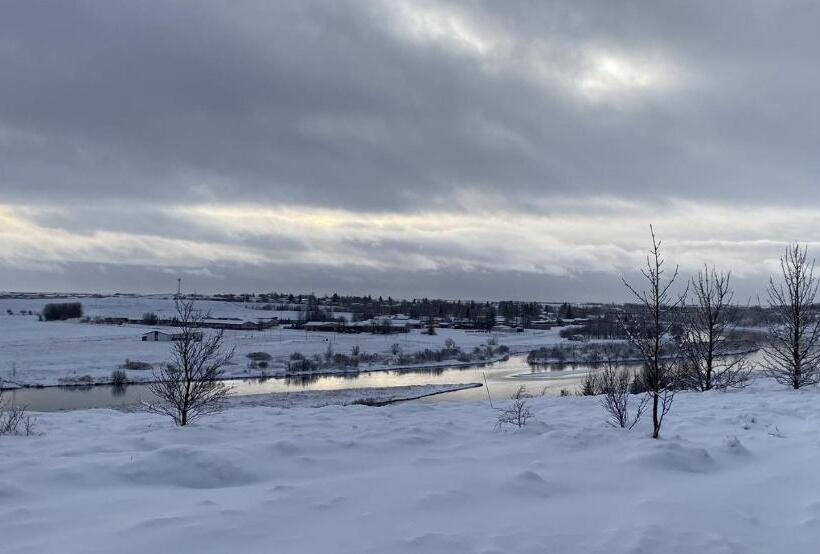 تختخواب و صبحانه Ugla Gistihús