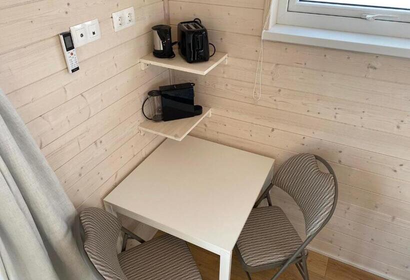 تختخواب و صبحانه Ugla Gistihús