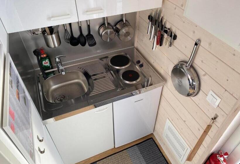 تختخواب و صبحانه Ugla Gistihús