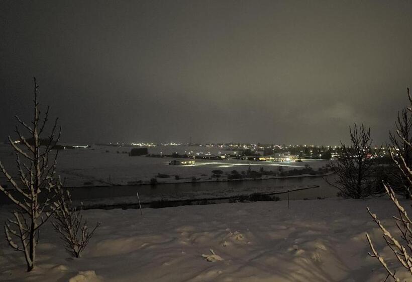 تختخواب و صبحانه Ugla Gistihús