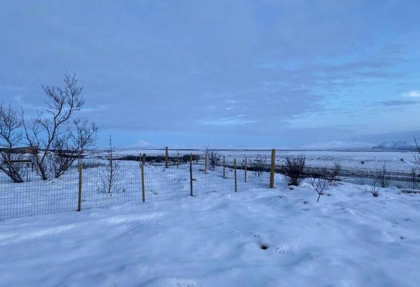 تختخواب و صبحانه Ugla Gistihús