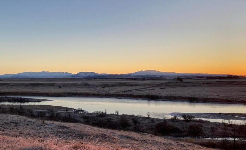 تختخواب و صبحانه Ugla Gistihús