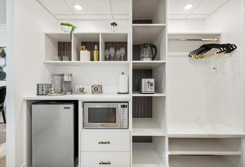 Elegant & Luxury 2 Bed Suite Close To Convention Centre