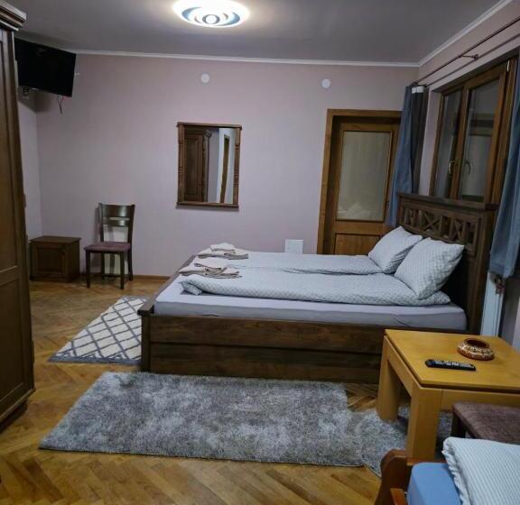 Hotel комитите