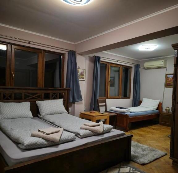 Hotel комитите