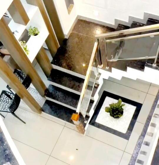 ホテル Whitefort Family Rooms With Balcony Serviced Villa