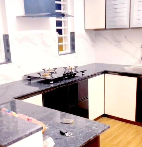 ホテル Whitefort Family Rooms With Balcony Serviced Villa