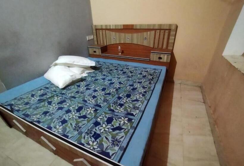 בית מלון כפרי Bhagwan Sri Ramakrishna Sewa Tarst