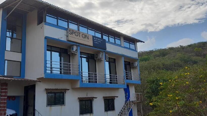 בית מלון כפרי Blue Ocean Sea View