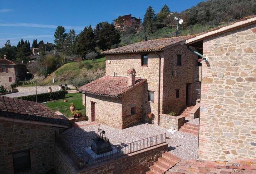 בית מלון כפרי Borgo Sant Apollinare   Resort