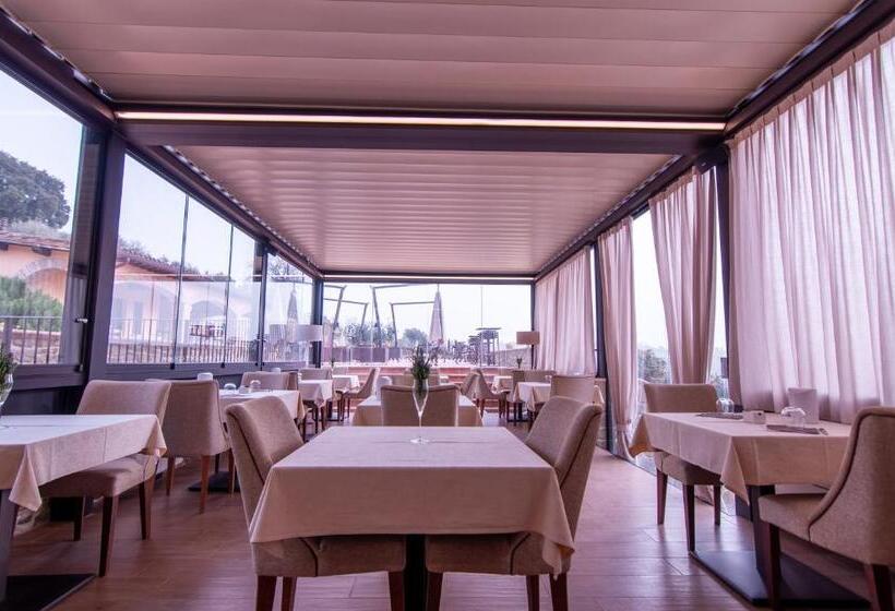 בית מלון כפרי Borgo Sant Apollinare   Resort