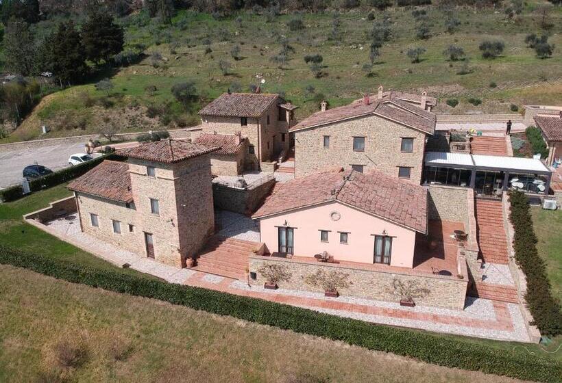 בית מלון כפרי Borgo Sant Apollinare   Resort