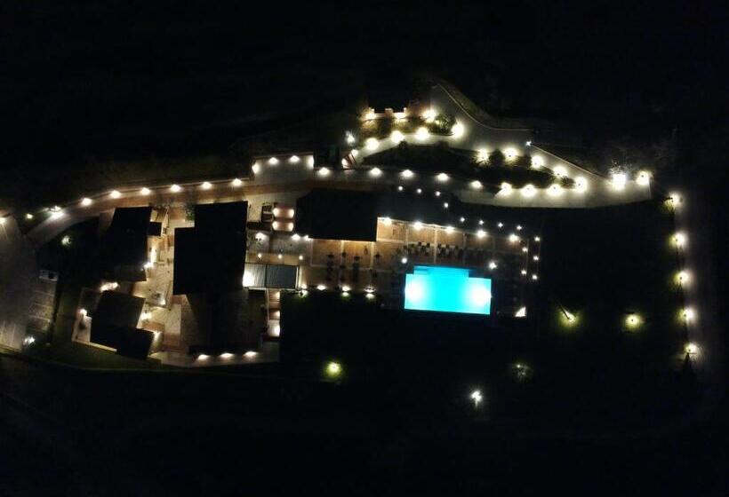 בית מלון כפרי Borgo Sant Apollinare   Resort