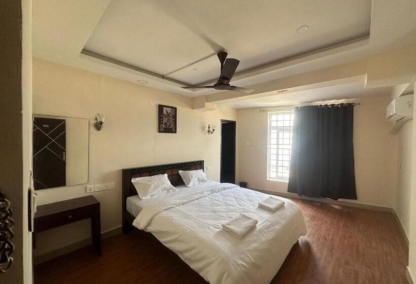 Отель Brown Berry Inn