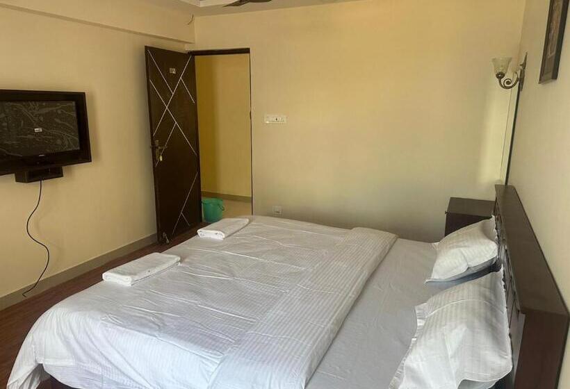 Отель Brown Berry Inn