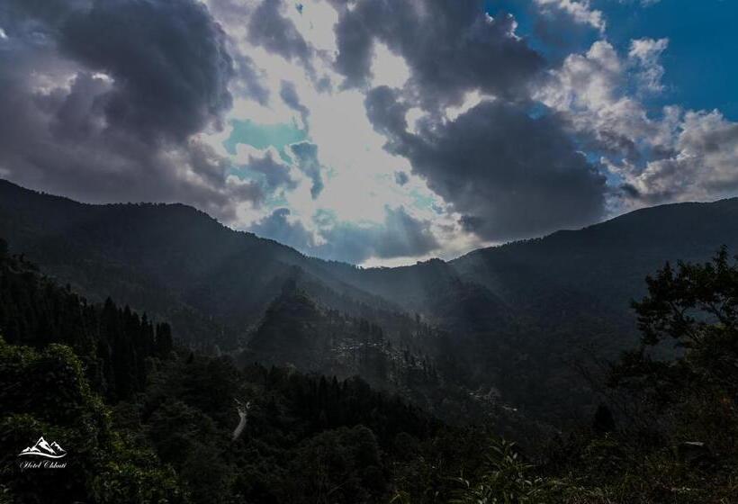 ホテル Chhuti Lava